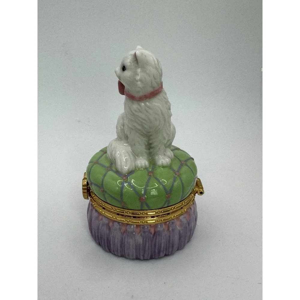 San Francisco Music Box Co‎ White Persian Cat On Green And Purple Pillow Works!